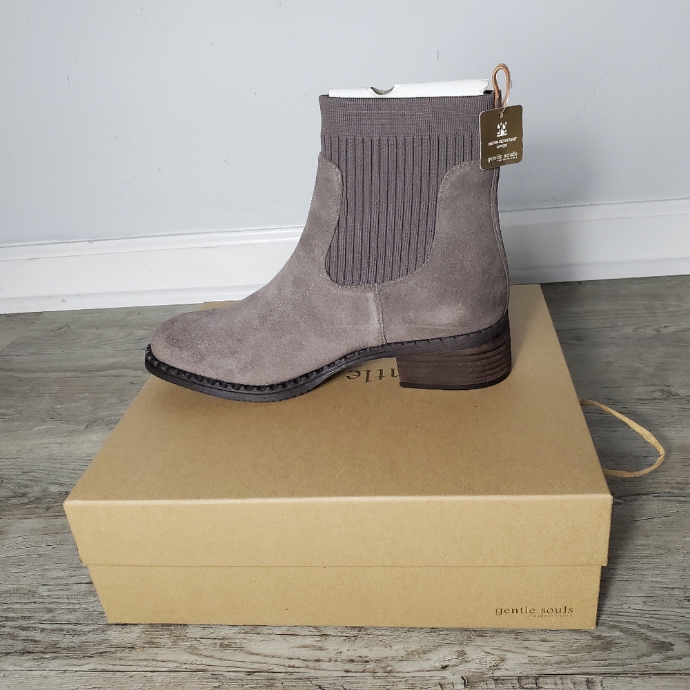 Kenneth Cole Women's Best Chelsea Bootie - Picture 4 of 9